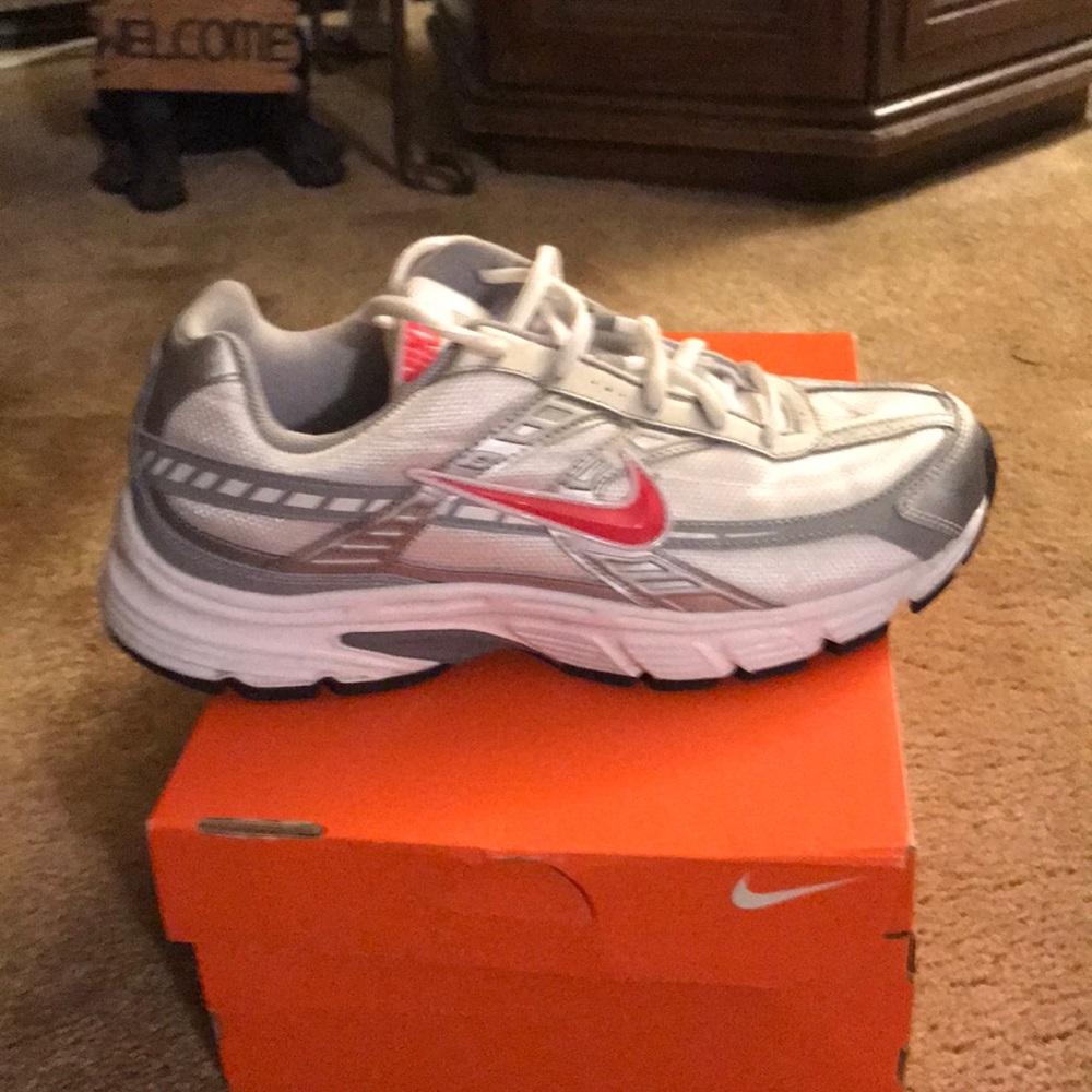 Woman’s Nike initiator running sneakers